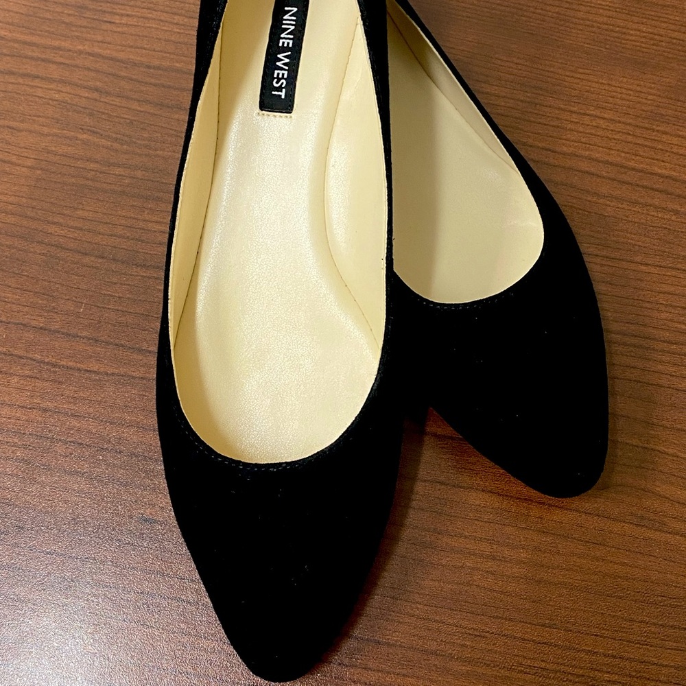 Brand New Womens 7.5 Nine West Flats B